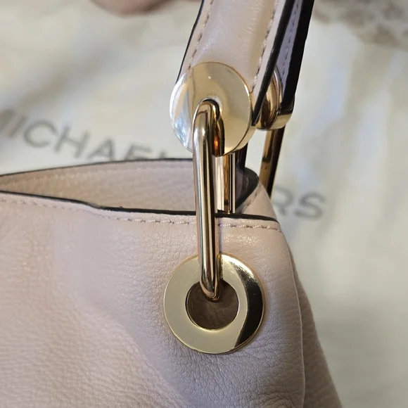 Michael Kors Soft Pebbled Leather Blush Shoulder Bag - Picture 8 of 16